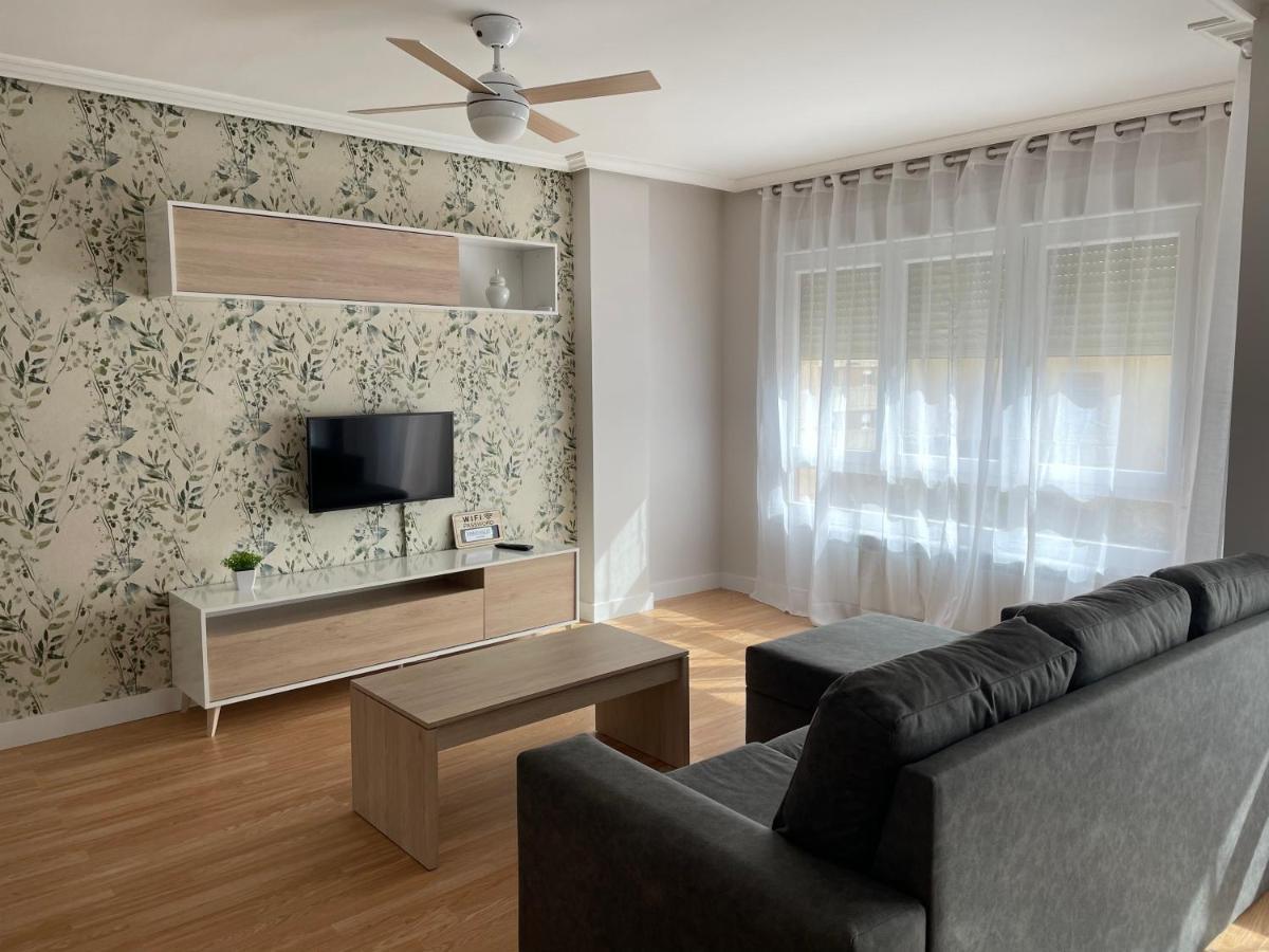 Apartamento Cuatro Estaciones Calahorra Esterno foto