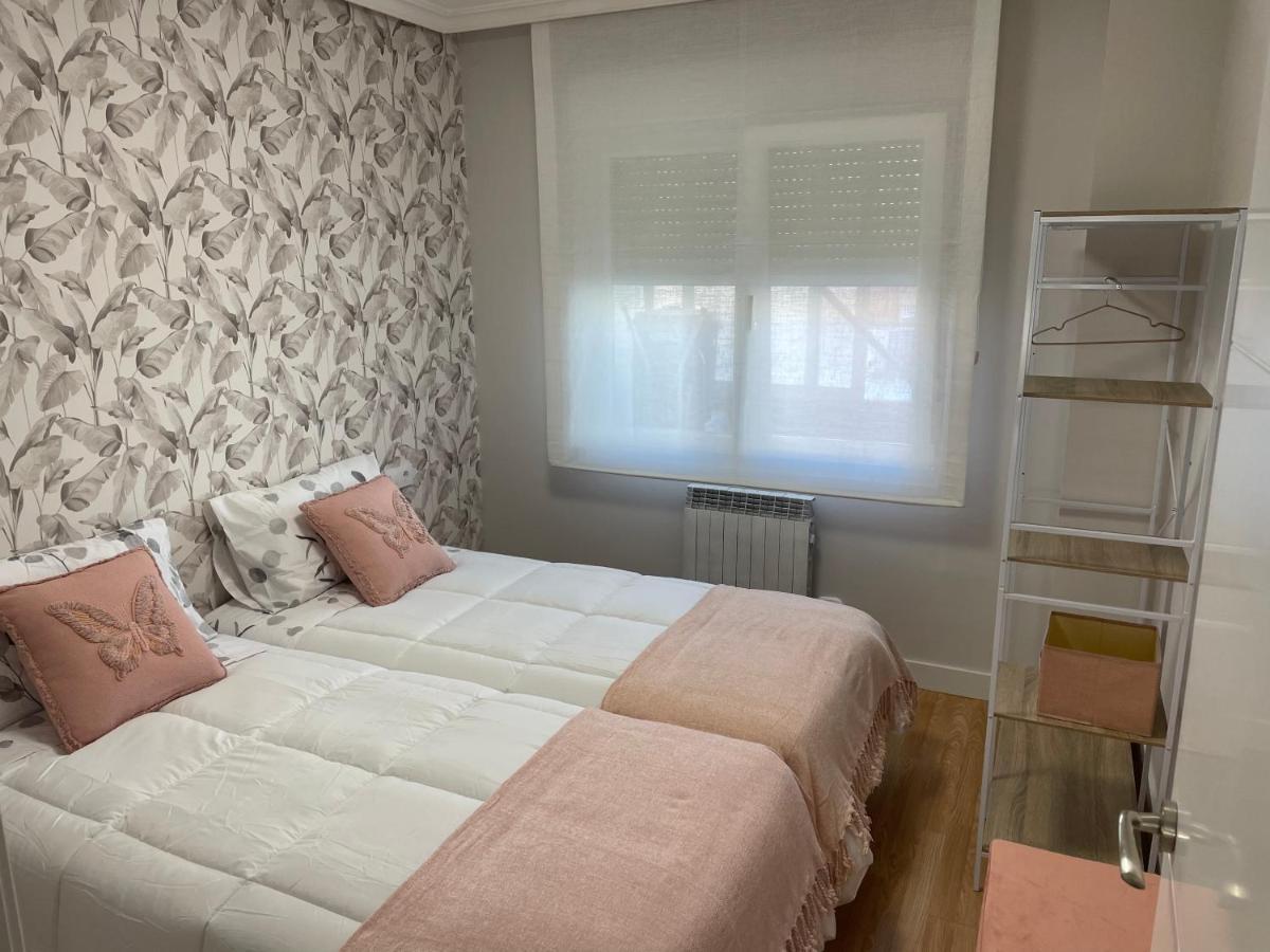 Apartamento Cuatro Estaciones Calahorra Esterno foto